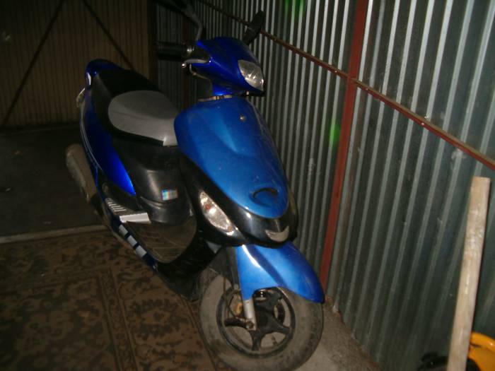 barton pony bt49qt-9 sprzedam motorower skuter. witam mam do sprzedania skuter barton sprzedaje go poniewaz nie mam kasy na zrobienie silnika (450z) pierwszy waciciel garaowany ubezpieczony  wojewdztwo lskie ruda lska motorrad verkaufen motorcycle sale. motorrad verkaufen motorcycle sale