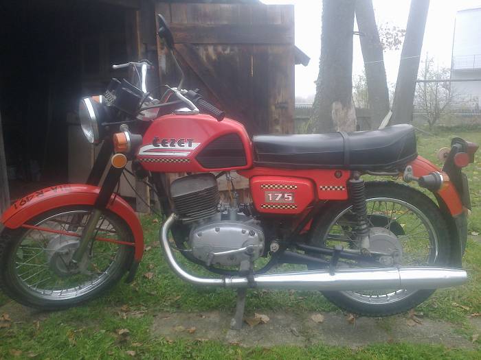 cezet 175 sprzedam motocykl klasyczny. sprzedam motor cezet175 rok produkcji 1987 stan bdb,wszystkie papiery,aktualne badania,jestem pierwszym wlascicielem  wojewdztwo podlaskie czarna bialostocka motorrad verkaufen motorcycle sale. motorrad verkaufen motorcycle sale