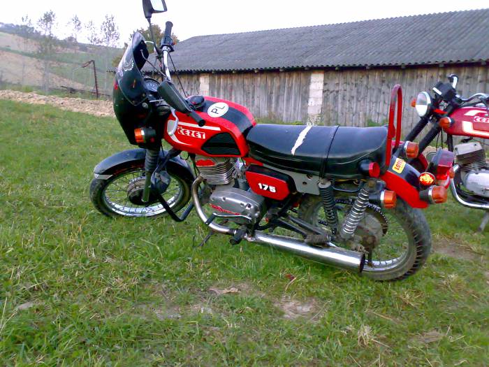 cz175 sprzedam motocykl klasyczny. cz175 z papierami cena do maej negocjacji wiecej inf udziele telefonicznie.  wojewdztwo maopolskie k,tuchowa motorrad verkaufen motorcycle sale. motorrad verkaufen motorcycle sale