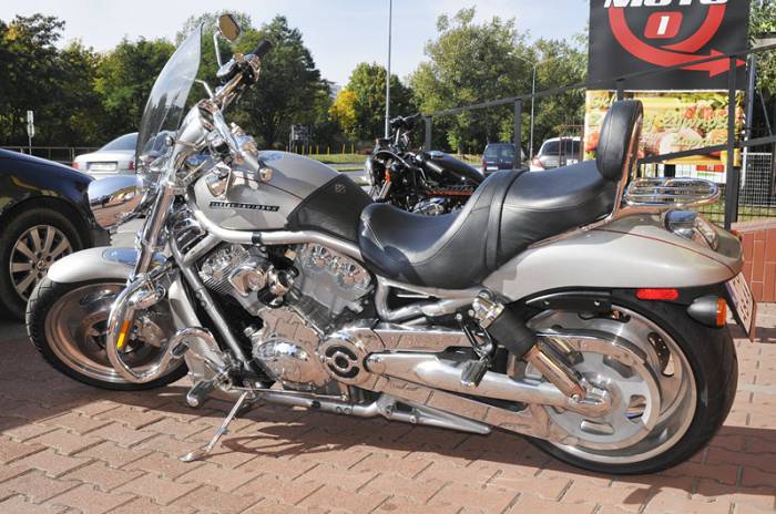harley davidson sprzedam motocykl chopper. mam do sprzeday motocykl harley-davidson vrsca rod typu chopper, wyprodukowany w roku 2007. waga 292 kg.   zawieszenie: pneumatyczne wysoko siedzenia: ... >>  wojewdztwo wielkopolskie pozna motorrad verkaufen motorcycle sale. motorrad verkaufen motorcycle sale