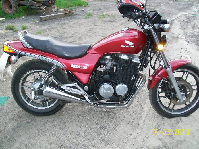 honda cbx 650 e sprzedam motocykl klasyczny. sprzedam honde cbx 650 e  stan kolekcjonerski  motocykl w 100% sprawny  zarejestrowany w polsce tel.609-499-632  wojew�dztwo opolskie k.opola motorrad verkaufen motorcycle sale. motorrad verkaufen motorcycle sale
