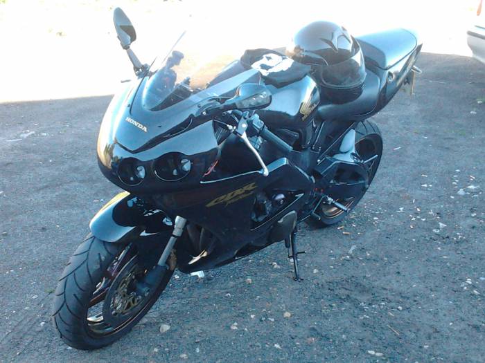 cbr929rr sprzedam motocykl sportowy. witam mam do sprzedania honde cbr929rr sprowadzona z niemiec i robion na zamwienie,ksenon,fele w malowaniu kameleon  wojewdztwo opolskie strzelce opolskie motorrad verkaufen motorcycle sale. motorrad verkaufen motorcycle sale