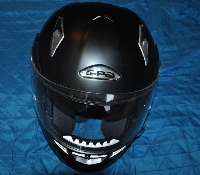 kask motocyklowy gpa  informacje o produkcie: kask praktycznie nowy. ubrany maksymalnie 3 razy, stan idealny - brak �lad�w u�ywania. kolor: czarny  rozmiar: 56 cm ... >> - sprzedam - wojew�dztwo mazowieckie - warszawa. motorrad verkaufen motorcycle sale