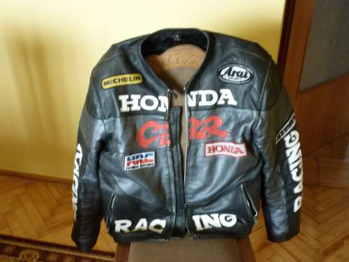 sprzedam kurtk� motocyklow� hondy. rozmiar xxl. stan dobry (drobne �lady u�ytkowania). kurtka posiada wyci�gane ochraniacze plec�w, bark�w oraz �okci.  wymiary kurtki: d�. ... >> - sprzedam - wojew�dztwo podkarpackie - rzesz�w. motorrad verkaufen motorcycle sale