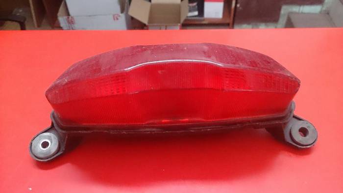 sprzedam tyln� lamp� do motocykla kawasaki zx-6 r . mog� j� wys�a� - koszt wysy�ki pobraniowej 16 z�. - sprzedam - wojew�dztwo wielkopolskie - �roda wlkp.. motorrad verkaufen motorcycle sale