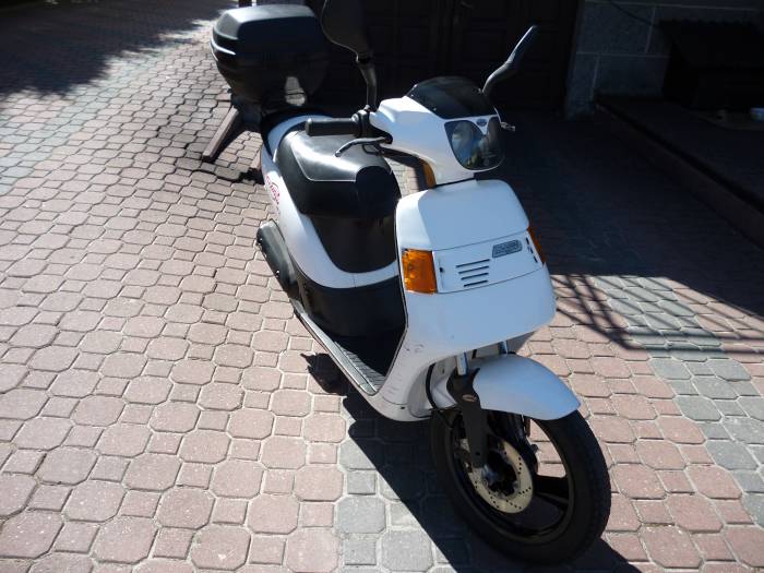 malaguti centro 50 sl sprzedam motorower skuter. witam.   mam do zaoferowania woski skuter malaguti centro 50 sl. przebieg 15.750km, poj. 50ccm, moc 6km, 1994r. jede nim drugi ... >>  wojewdztwo lubelskie tomaszw lubelski motorrad verkaufen motorcycle sale. motorrad verkaufen motorcycle sale