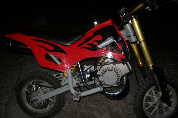 mini cross sprzedam motorower cross. sprzedam mini cross czerwono-czarny odpala, jezdzi cross posiada hamulce tarczowe przd,ty motor jest po generalnym remoncie wymieniony zosta silnik na nowy,gaznik,filtr ... >>  wojewdztwo wielkopolskie konin motorrad verkaufen motorcycle sale. motorrad verkaufen motorcycle sale