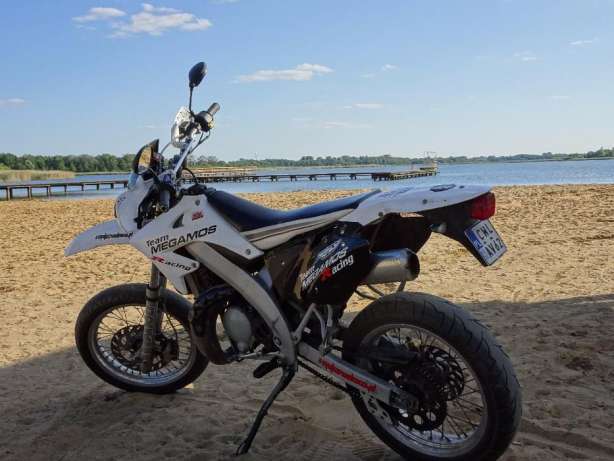 peugeot xps sprzedam motorower enduro. sprzedam peugeota xps z 2006r. widocznego na zdjciach w motorowerze wymienione niej wpisane czci na ktrych przelata moe z 200 km: - cylinder; - ... >>  wojewdztwo kujawsko-pomorskie wilkowiczki motorrad verkaufen motorcycle sale. motorrad verkaufen motorcycle sale