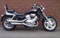 RAMA Z PAPIERAMI HONDA MAGNA 750 