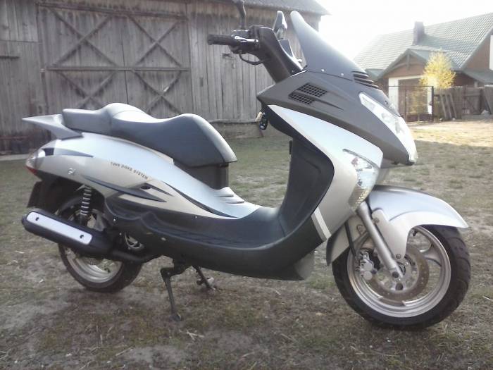  revatto sprzedam motocykl skuter. mam do sprzedania skuter revatto 2008r, pojemno 124,90 cm^3 koloru srebrnego, mao uywany 2000 km przebiegu . cena 2650z do niewielkiej negocjacji. zadbany,godny ... >>  wojewdztwo mazowieckie kobylin/ dugosiodo motorrad verkaufen motorcycle sale. motorrad verkaufen motorcycle sale