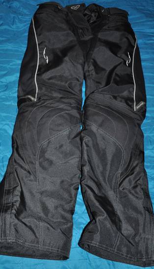 informacje o produkcie: spodnie praktycznie nowe. ubrane maksymalnie 3 razy, stan idealny - brak �lad�w u�ywania. mo�liwo�� spi�cia z kurtk� za pomoc� mocnego ... >> - sprzedam - wojew�dztwo mazowieckie - warszawa. motorrad verkaufen motorcycle sale