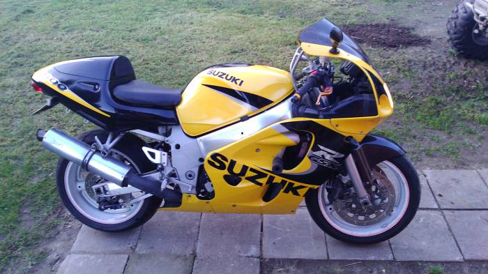 suzuki gsxr 600 srad sprzedam motocykl sportowy. witam. mam na sprzeda bardzo fajny motor jakim jest suzuki gsx600r. moto w stanie bardzo dobrym doinwestowany. przewody hamulcowe w stalowym ... >>  wojewdztwo wielkopolskie pozna motorrad verkaufen motorcycle sale. motorrad verkaufen motorcycle sale