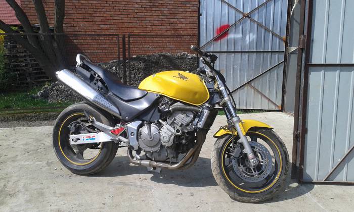 honda hornet 600 sprzedam motocykl sportowo-turystyczny. moto uszkodzony wizualnie silnik odpala wiecej info pod tel.  wojewdztwo maopolskie kryspinow motorrad verkaufen motorcycle sale. motorrad verkaufen motorcycle sale