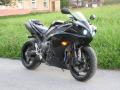 YAMAHA R1 